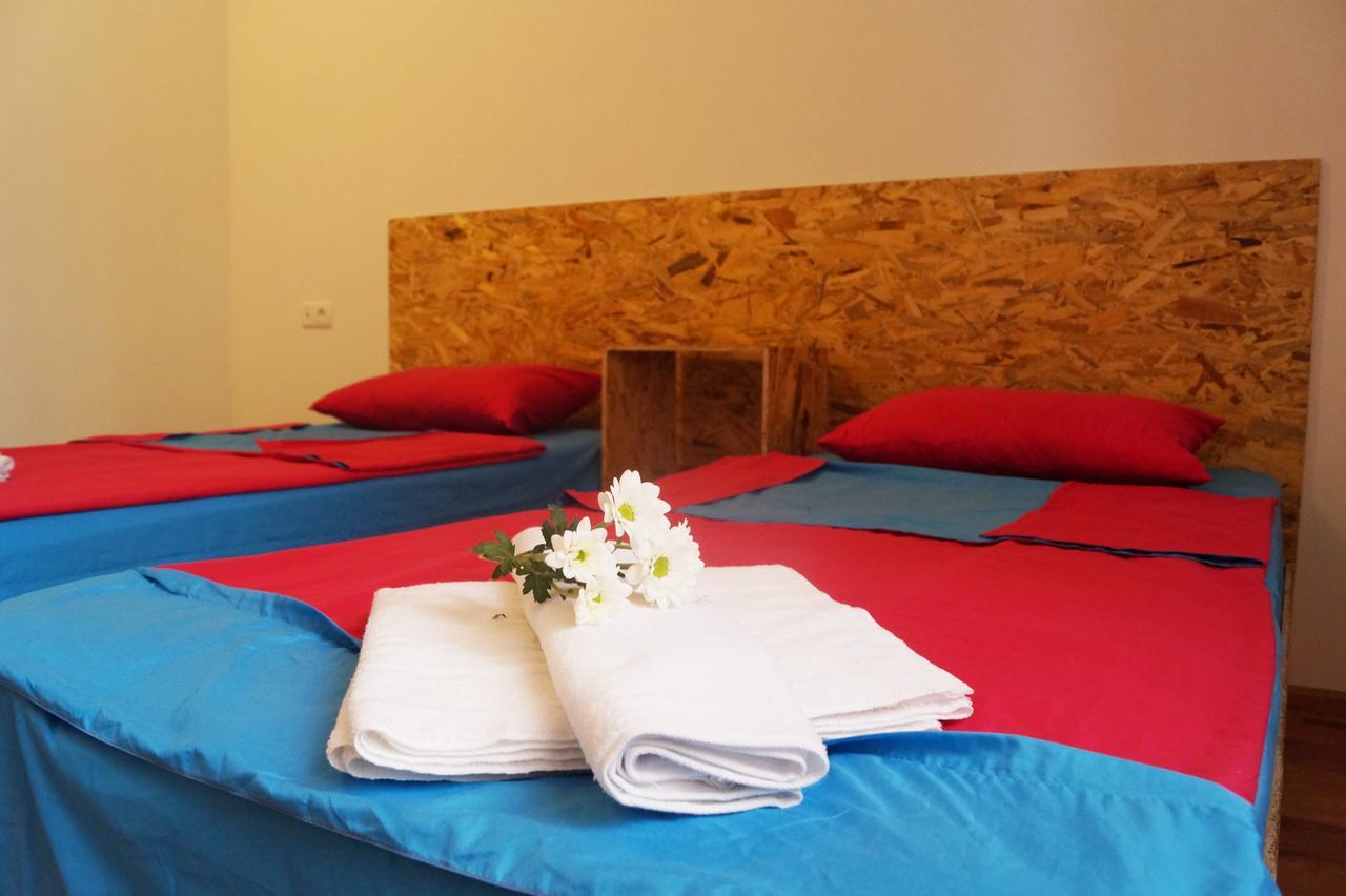 Shat Lav Hostel Ереван Экстерьер фото