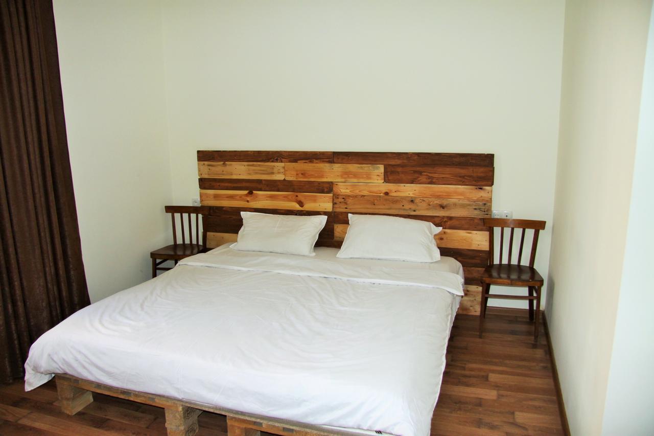 Shat Lav Hostel Ереван Экстерьер фото