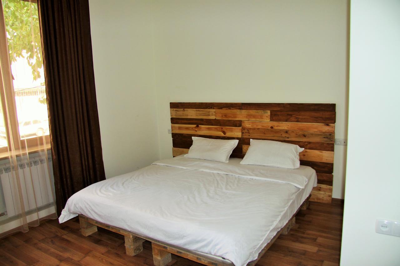 Shat Lav Hostel Ереван Экстерьер фото