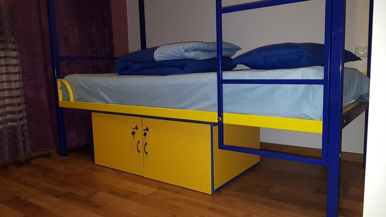 Shat Lav Hostel Ереван Экстерьер фото