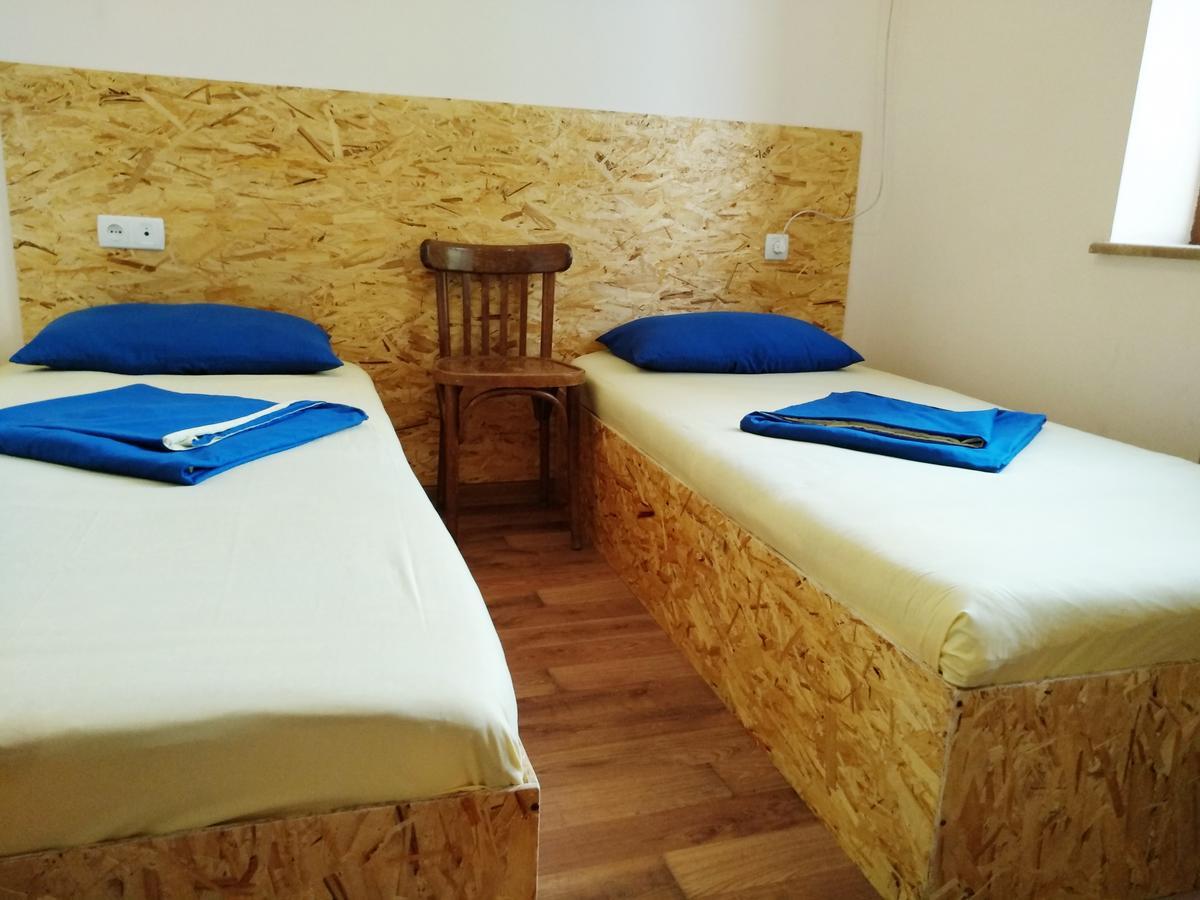 Shat Lav Hostel Ереван Экстерьер фото