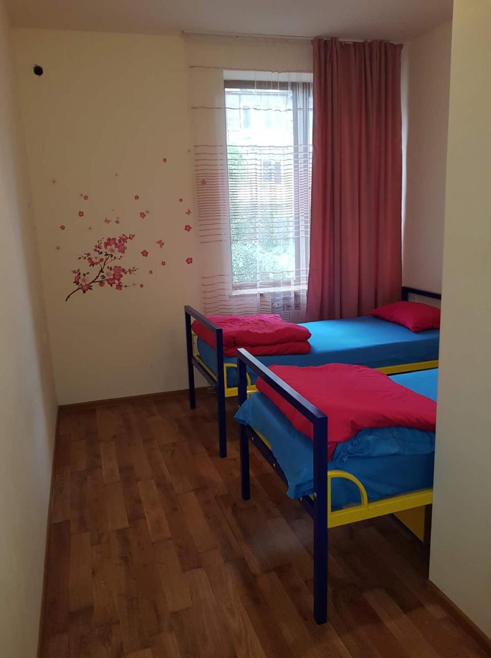 Shat Lav Hostel Ереван Экстерьер фото